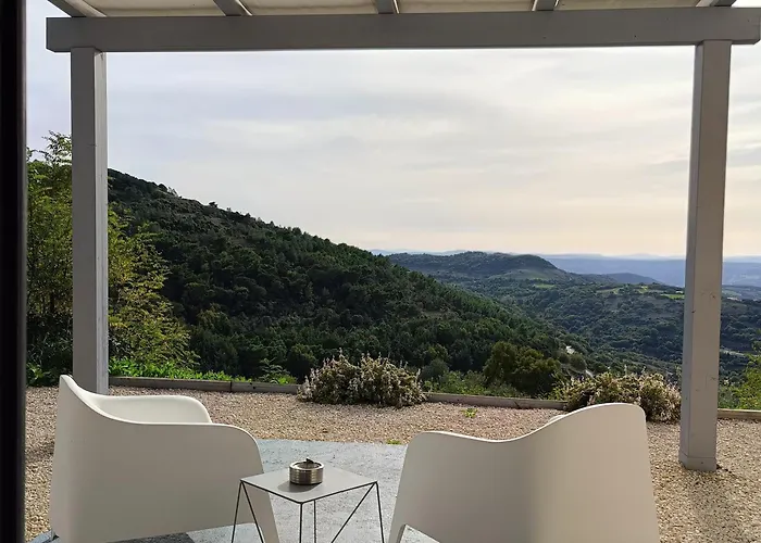 Osilo Rooms 招待所 3*